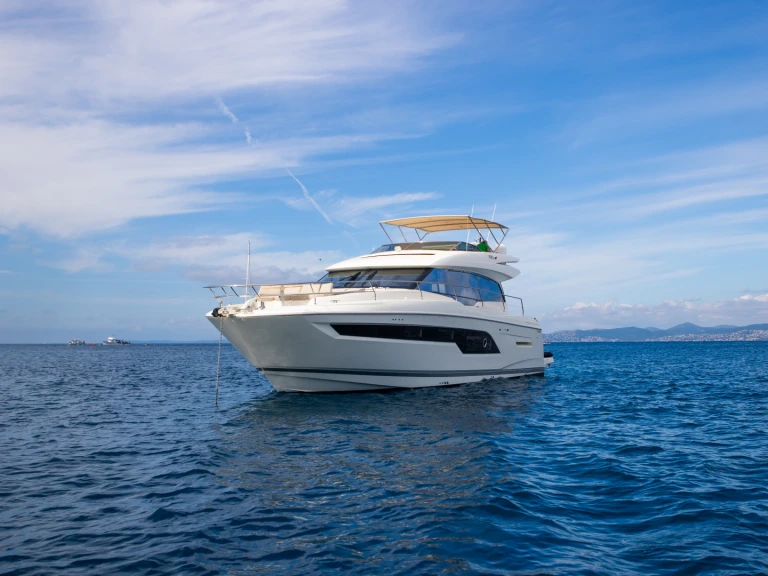 Noleggio Yacht di lusso con o senza skipper Prestige Yachts a Saint-Raphaël