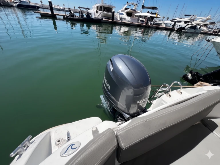 Noleggio Gommone a Sitges – Zodiac Medline 2 