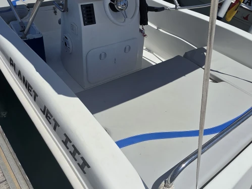 Noleggiare una Estable Estable 400 Bote a Alicante