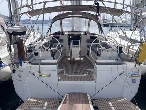 Noleggio barche Jeanneau Sun Odyssey 449 a Lávrio su Samboat