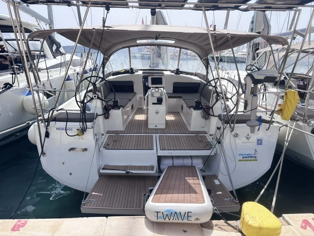 Noleggiare una Jeanneau Sun Odyssey 490 a Lávrio