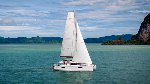Noleggiare una Fountaine Pajot Saba 50 a Ao Po
