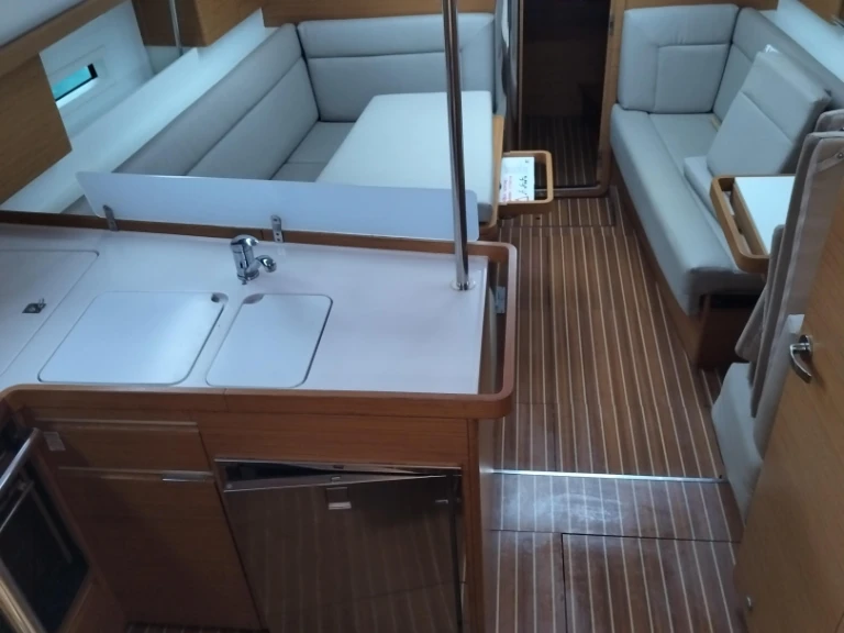 Noleggio a Isola – Elan Impression 40 su SamBoat