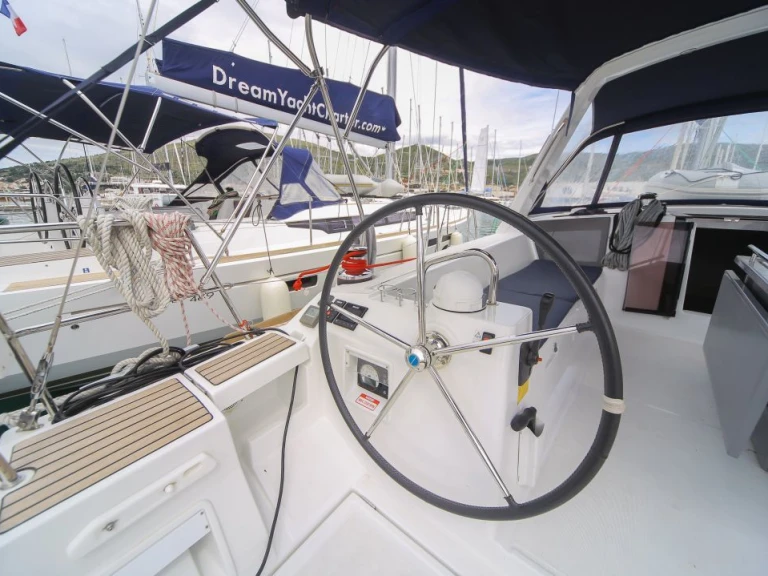Noleggio Barca a vela Bénéteau con patente nautica
