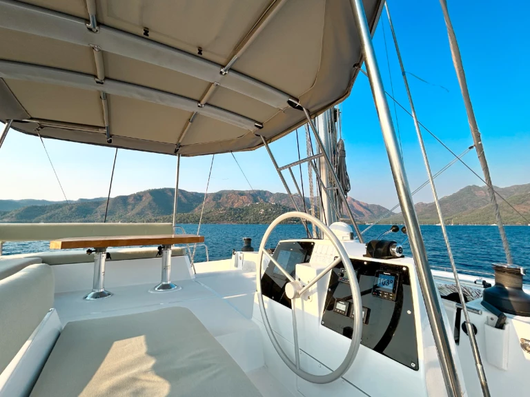 Noleggio Catamarano Bali con patente nautica