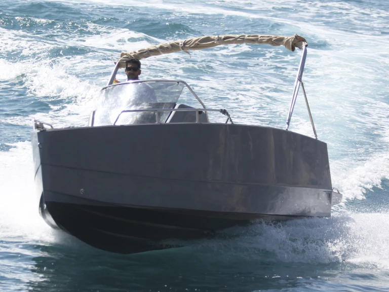 Noleggio Barca a motore Nuva con patente nautica
