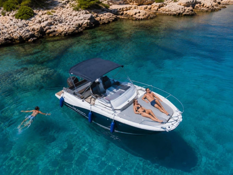 Noleggiare una Jeanneau Cap Camarat 6.5 WA Serie 3 a Saint-Laurent-du-Var