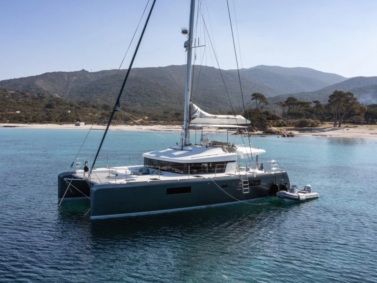 Noleggio Catamarano Lagoon con patente nautica