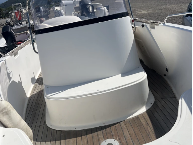 Noleggiare una Pacific Craft Pacific Craft 550 Open a San Fiorenzo