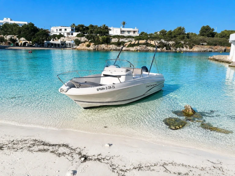 Noleggio barche Jeanneau Cap Camarat 5.1 Style a Ciutadella de Menorca su Samboat