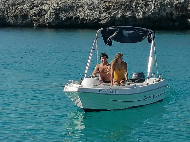 Noleggio a Ciutadella de Menorca – Dipol D-400 F1RST su SamBoat