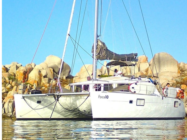 Noleggio Catamarano a La Maddalena – Lagoon Lagoon 440