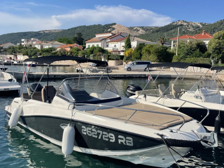 Noleggio a Arbe – Quicksilver Activ 675 Sundeck su SamBoat