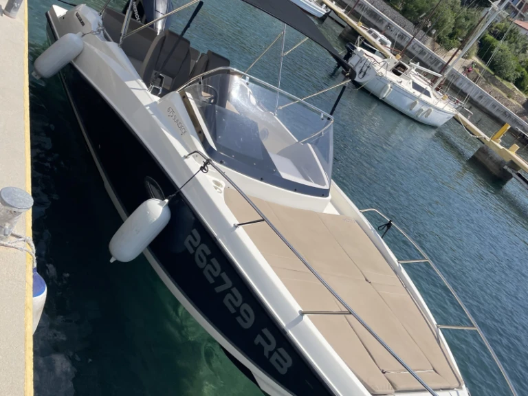 Noleggiare una Quicksilver Activ 675 Sundeck a Arbe