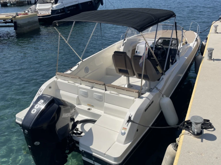 Noleggio Barca a motore a Arbe – Quicksilver Activ 675 Sundeck