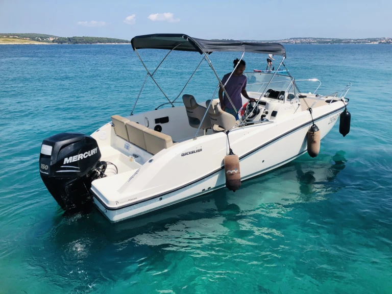 Noleggio Barca a motore a Medulin – Quicksilver Activ 675 Sundeck