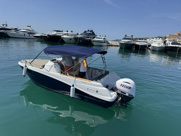 Jeanneau Cap Camarat 6.5 WA da affittare a  Ibiza Town