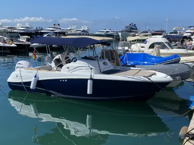 Noleggiare una Jeanneau Cap Camarat 6.5 WA a Ibiza Town