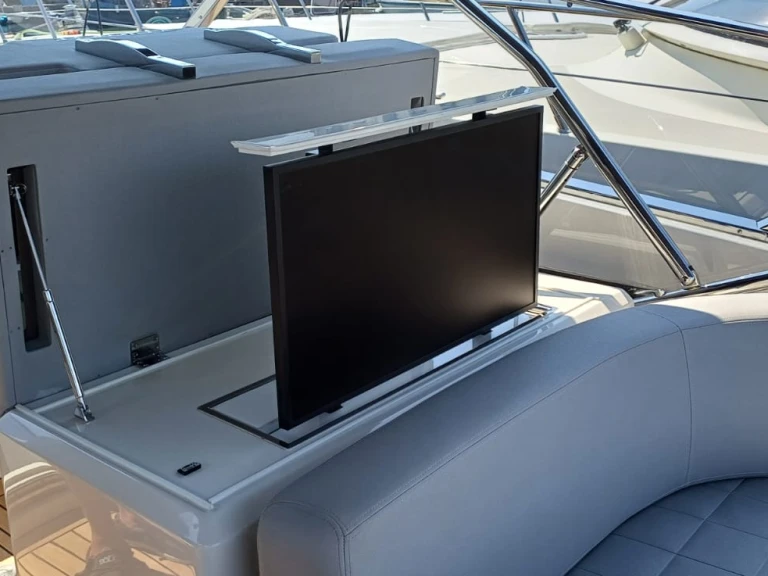 Noleggio Yacht di lusso Itama con patente nautica