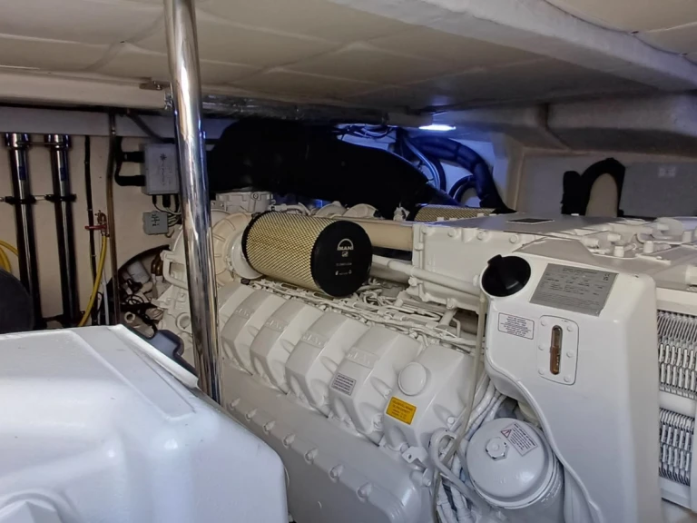 Yacht di lusso a noleggio a Napoli al miglior prezzo