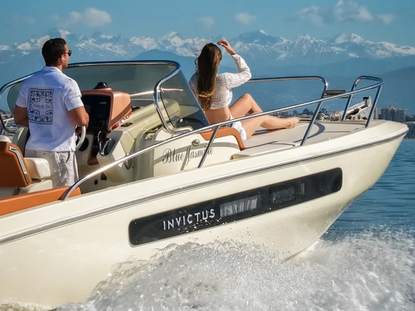 Noleggio barche Invictus  Invictus 240 CX a Mandelieu-la-Napoule su Samboat