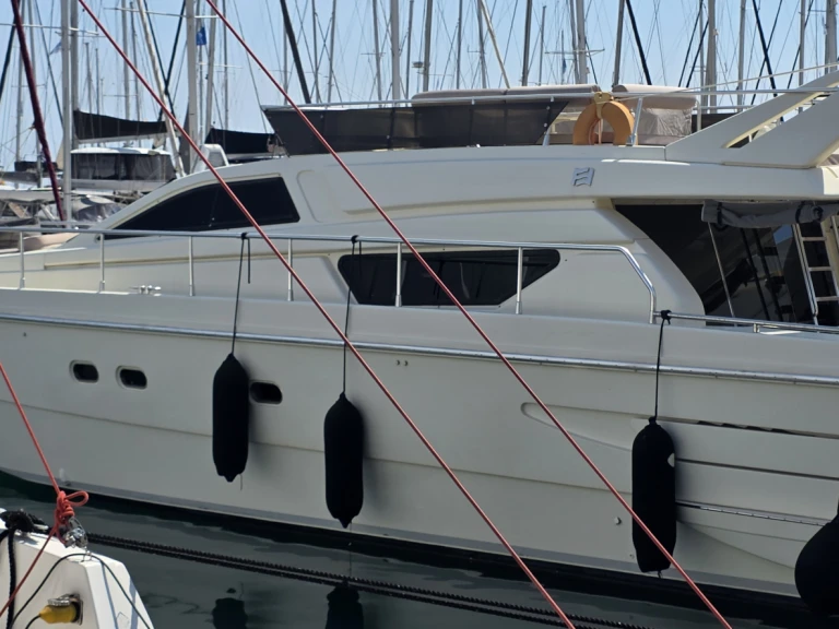 Noleggio Yacht di lusso con o senza skipper Ferretti a Port Lindos