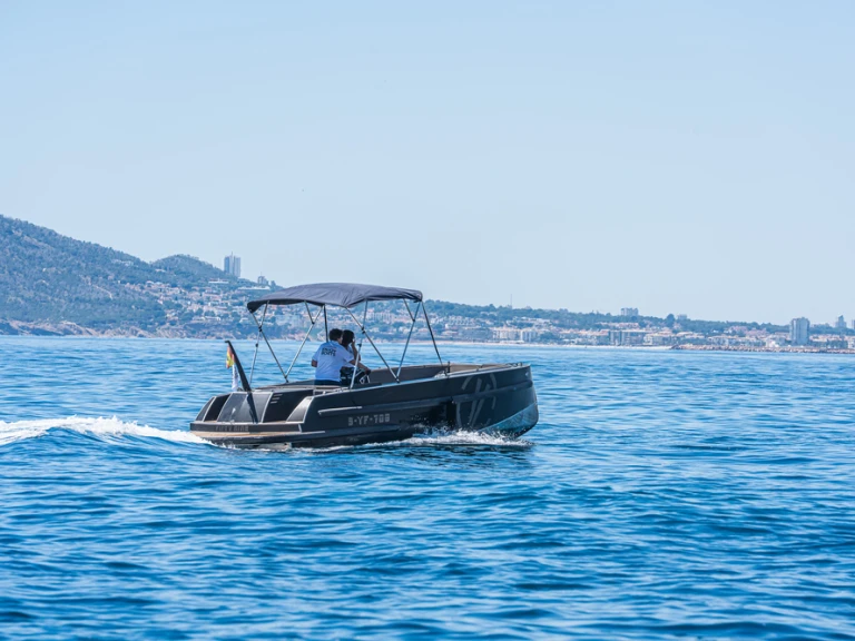 Noleggiare una VanVossen Tenders TENDER SPORT 777 a Spagna