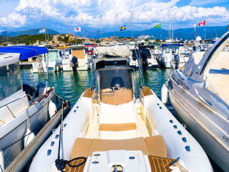 Noleggio barche Ajaccio economico Tempest 700