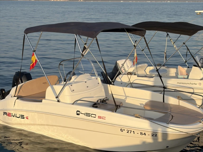 Noleggiare una Remus Remus 450 open a s'Estanyol de Migjorn