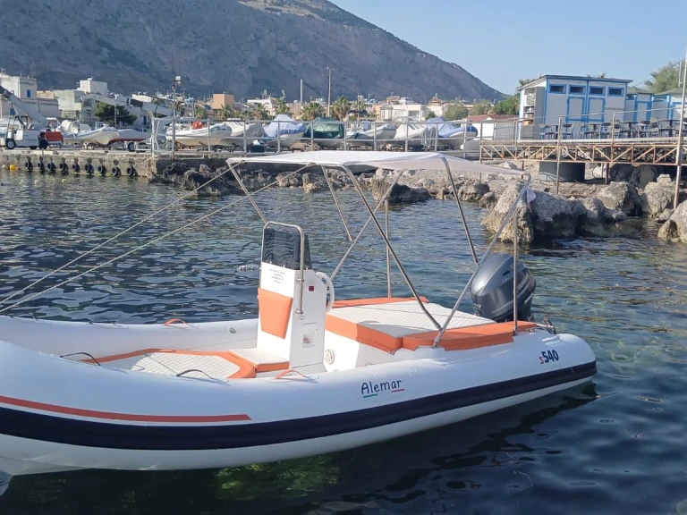Bwa Bwa 4.80 da affittare a  Isola delle Femmine