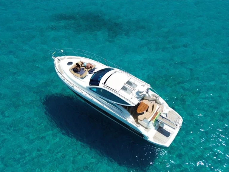 Noleggio barche Cranchi Cranchi Mediterranee 43 HT a Vlychada su Samboat