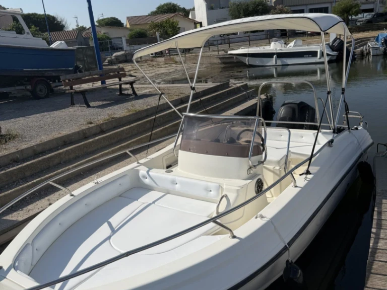 Noleggio Barca a motore Ranieri con patente nautica