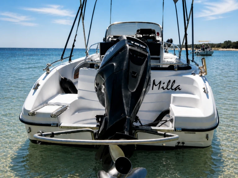 Noleggiare una Ranieri Shadow 22 S a Port-Camargue