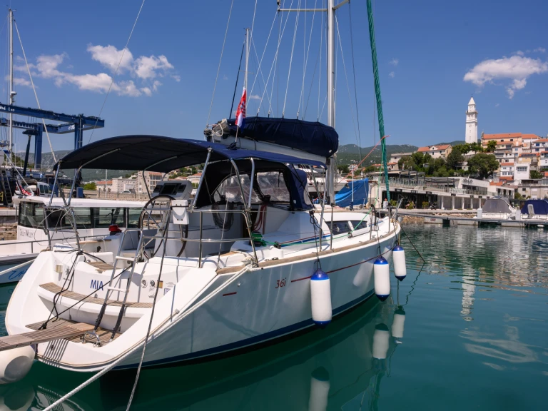 Noleggio Barca a vela con o senza skipper Jeanneau a Novi