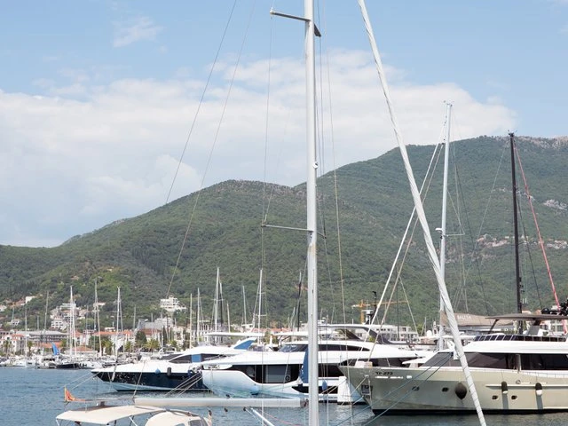 Noleggio barche Tivat economico Sun Odyssey 40.3