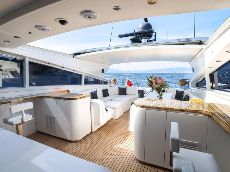 Yacht di lusso a noleggio a Cannes al miglior prezzo