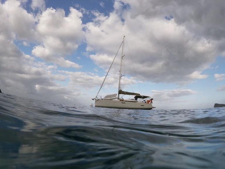 Jeanneau Jeanneau Sun Odyssey 389 da affittare a  Le Marin