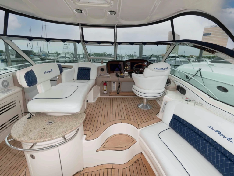 Noleggio Barca a motore Sea Ray con patente nautica