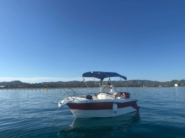 Noleggio Barca a motore con o senza skipper Mareti a Roda de Barà