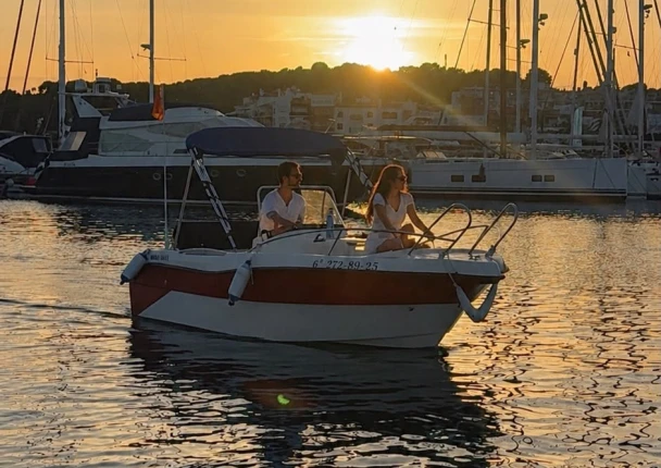 Noleggio Barca a motore a Roda de Barà – Mareti 45O open
