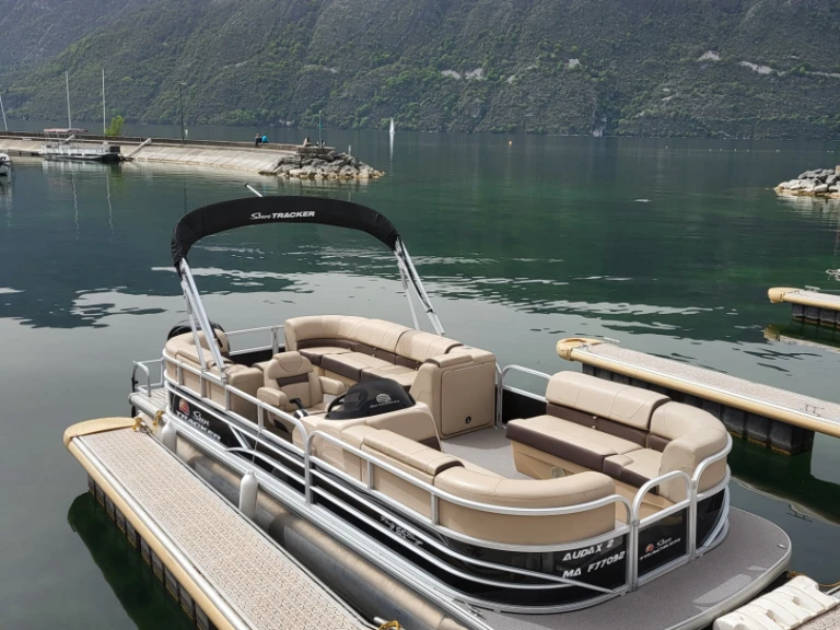Noleggio barche Tracker Marine LLC Sun Tracker Party Barge 22 a Aix-les-Bains su Samboat