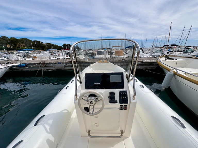 Gommone a noleggio a Saint-Raphaël al miglior prezzo