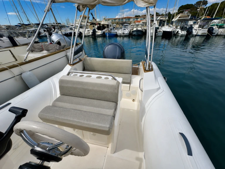 Noleggio Gommone Capelli con patente nautica