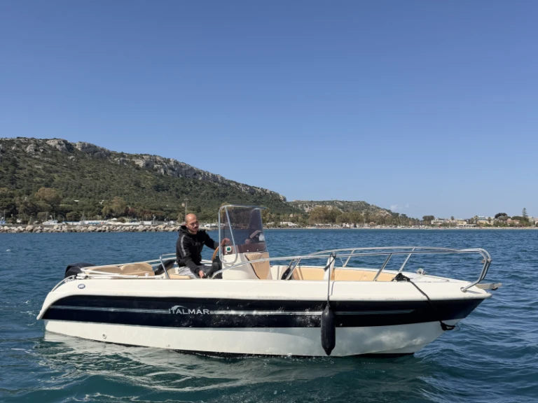 Noleggiare una Italmar 17 a Cagliari