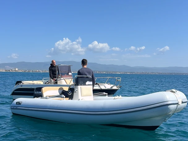 Gommone a noleggio a Cagliari al miglior prezzo
