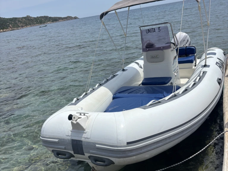 Noleggio Gommone con o senza skipper Bwa a Costa Rei