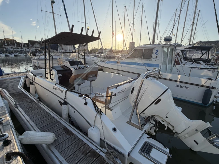 Noleggio Barca a motore Bénéteau con patente nautica