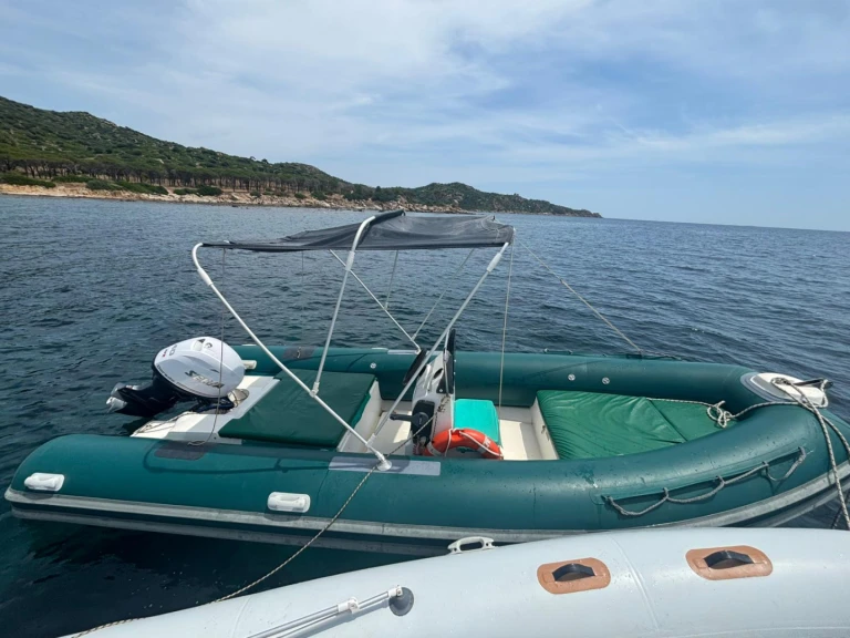 Noleggio Gommone con o senza skipper AT a Costa Rei