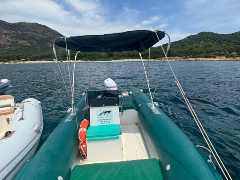 Gommone a noleggio a Costa Rei al miglior prezzo