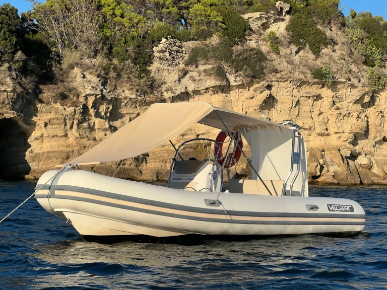 Noleggio Gommone Valiant con patente nautica